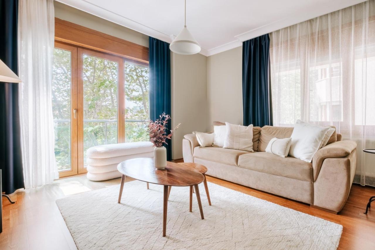 Apartament Stylish Retreat W Balcony 2 Min To Bagdat Ave *